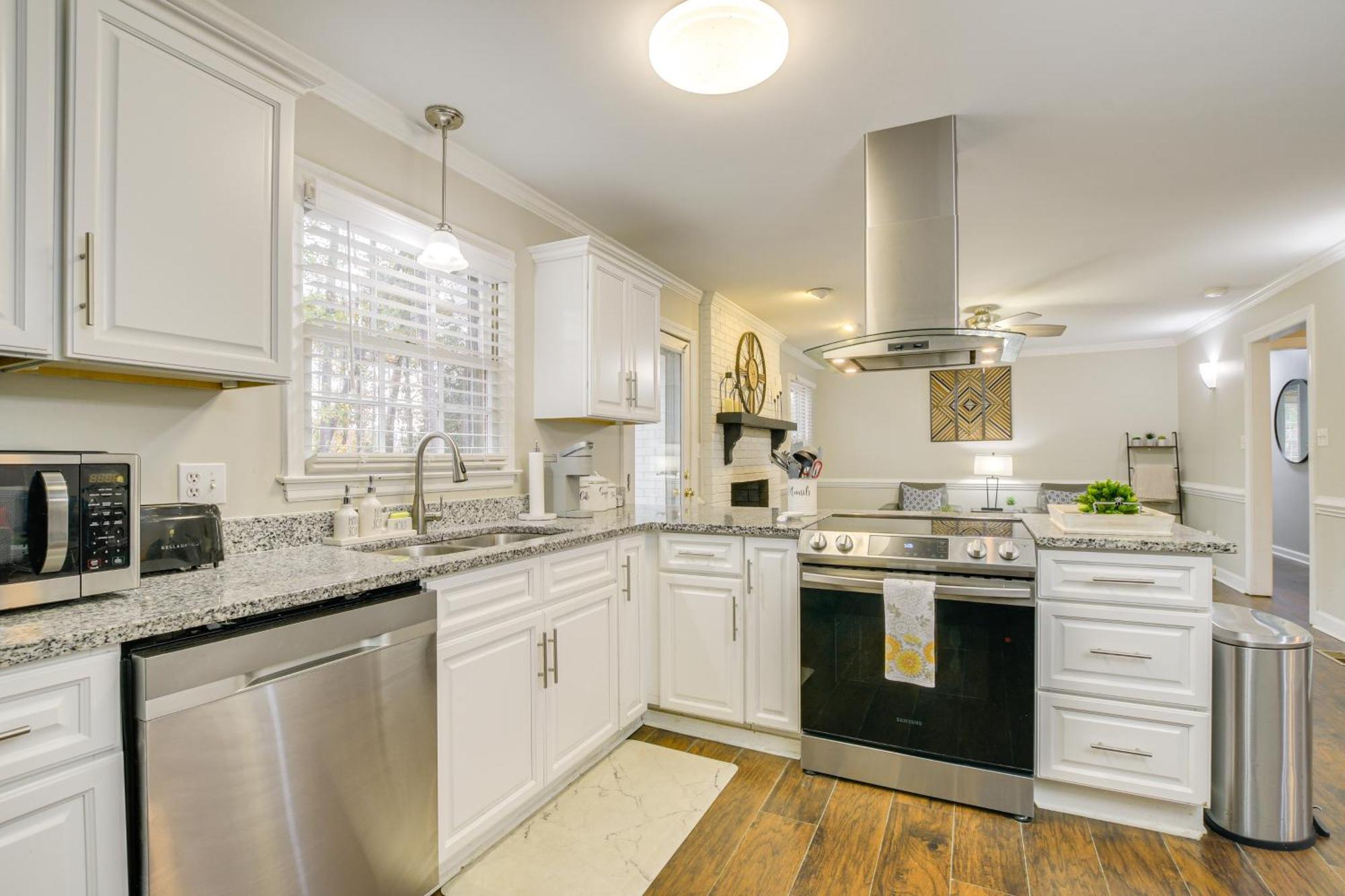 Serene Family Home With Deck In Knightdale! المظهر الخارجي الصورة